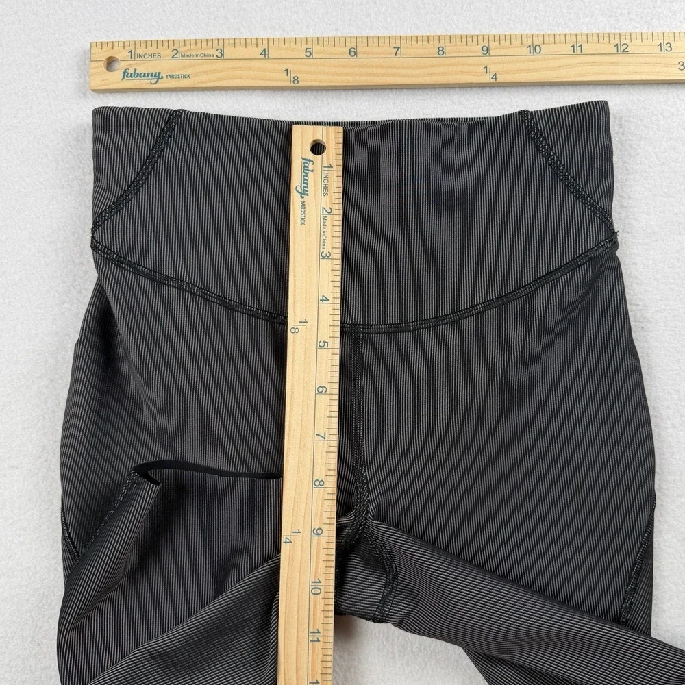 Lululemon Women's Base Pace Two Tone Ribbed Crop‎ Leggings Black Gray Sz 4